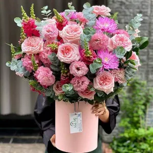 Hoa Sinh Nhật Đẹp Độc Đáo: Lẵng Hoa Màu Hồng Chủ Đạo