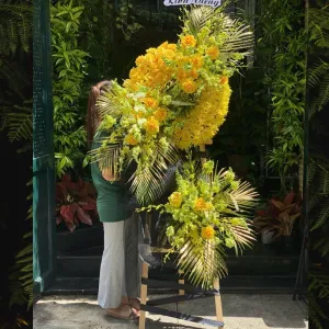 Các Mẫu Vòng Hoa Đám Tang Sang Trọng Màu Vàng