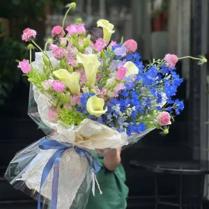 Bó Hoa Đẹp Tặng Bạn Giá Mix Từ Hoa Hoa Rum (Calla Lily) Mix Nhiều Loại Hoa