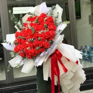 Bó Hoa Hồng Đỏ Khổng Lồ Đẹp và Sang Trọng Nhất