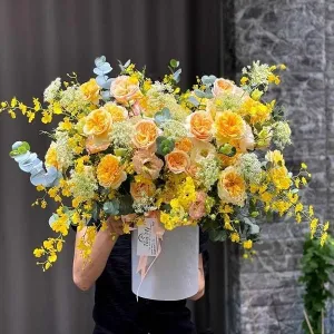 Hoa Hồng Tặng Sinh Nhật: Giỏ Hoa Màu Vàng Chủ Đạo