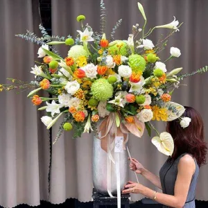 Tặng Hoa Khai Trương Sang Trọng: Bình Hoa Tulip Chủ Đạo