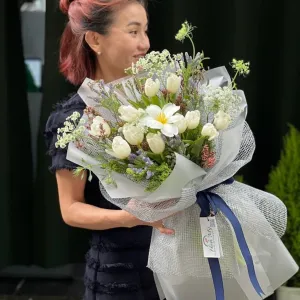 Giá Hoa Tulip Tươi – Bó Hoa Chúc Mừng Sinh Nhật Trắng Tinh khôi