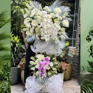 Vòng Hoa Cho Đám Tang Đẹp Hoành Tráng Hai Tầng Thiết Kế Độc Đáo Và Phóng Khoáng