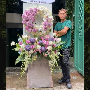 Vòng Hoa Tươi Đám Tang Đẹp Cao Cấp Màu Trắng Tím