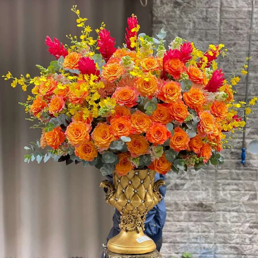 Bình Hoa Mừng Khai Trương Màu Cam Rực Rỡ May Mắn